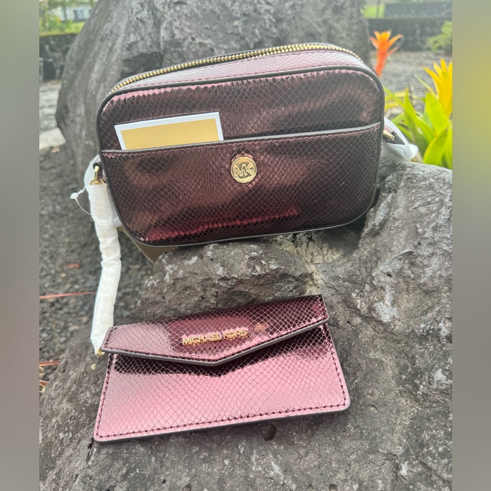 NWT $498 Michael Kors Maisie Small Camera Crossbody/Wallet Metallic Snake